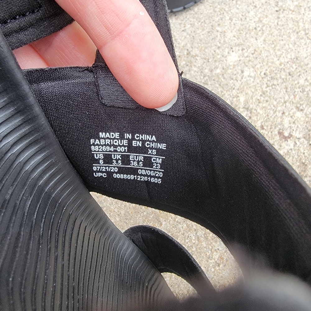 Nike Black White Logo Strap Tanjun Sandals Womens 6 - Picture 12 of 14
